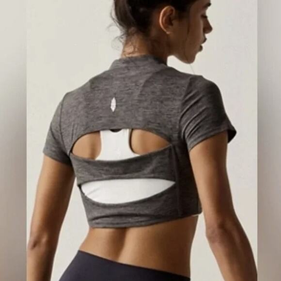 Free People FP Movement Womens Frosty Morning Cut Out Crop Top Gray M Athleisure - Picture 2 of 10